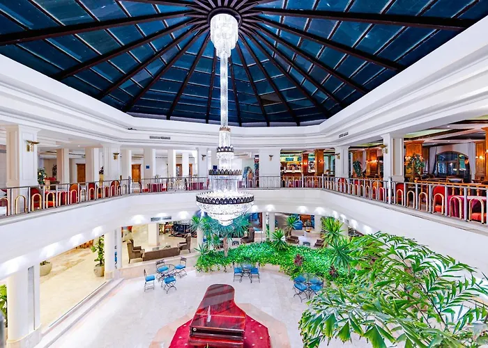 The Grand Hotel, Szálloda 4*