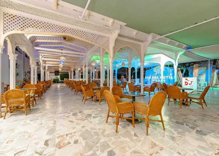 The Grand Hotel, Gurdaka